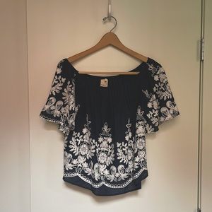 Women’s Embroidered Top